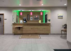 Country Inn & Suites by Radisson, Elgin, IL 3