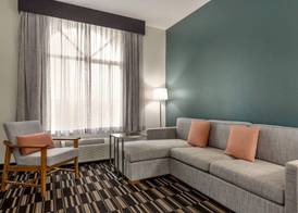 La Quinta Inn & Suites by Wyndham Fairfield - Napa Valley 5