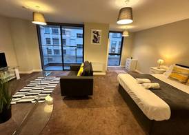 Adelphi Wharf Apartments by Beehosting 4