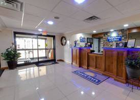 Days Inn & Suites by Wyndham Commerce 2