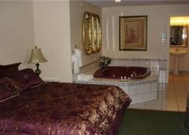 Colonie inn and Suites 4