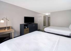 Country Inn & Suites by Radisson, Cincinnati Airport, KY 4