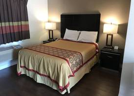 Manhattan Inn & Suites 5