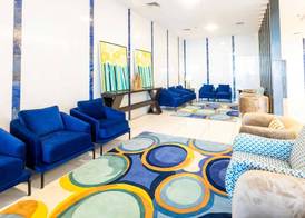 S Plaza Suites Hotel 2