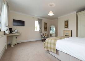 Whitethorn Bed and Breakfast 4