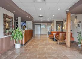 Ramada by Wyndham Surrey/Langley 2