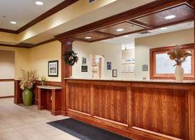 Best Western Plus Butterfield Inn 4