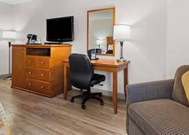 Best Western PLUS Langley Inn 3