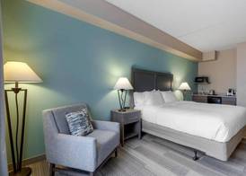Comfort Inn & Suites Boulder 5