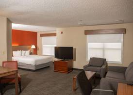 Hawthorn Suites by Wyndham Erie 4
