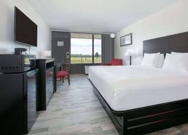 Ramada by Wyndham Diamondhead I-10 Gulfport 5