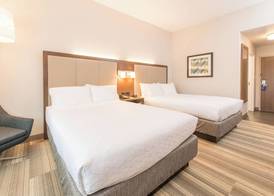 Holiday Inn Express & Suites COLUMBIA-I-26 @ HARBISON BLVD by IHG 4