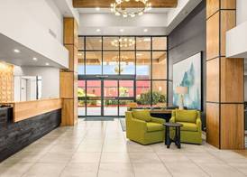 Oxford Suites Redding 2