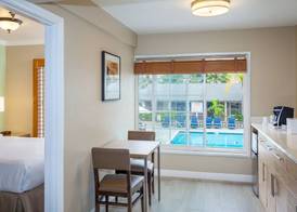 Holiday Inn Express & Suites LA JOLLA – WINDANSEA BEACH by IHG 4