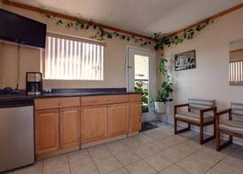 Americas Best Value Inn Comanche 2