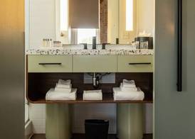 Canvas Hotel Dallas 3