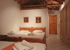 Traditional Villa, Stunning Surroundings 3