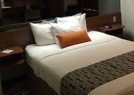 Microtel Inn & Suites by Wyndham Philadelphia Airport 4