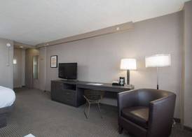 CAPITOL SKYLINE HOTEL 3