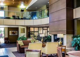 Quality Inn & Suites Peoria North 2