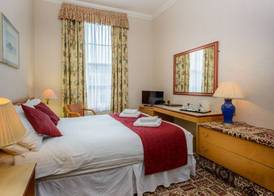 Russell Hotel 3