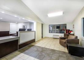 Travelodge by Wyndham Essington / Philadelphia Airport 3