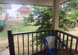 Pranee Beach Bungalows 4