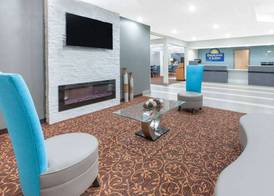 Days Inn & Suites by Wyndham Grand Rapids Near Downtown 2