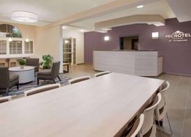 Microtel Inn & Suites by Wyndham Leesburg/Mt Dora 2
