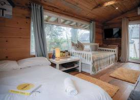 The Hygge Hut - 1 Bed - Freshwest Beach Retreat 3