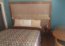 Travel Eagle Inn Motel 5