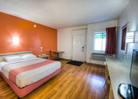 Motel 6-Niantic, CT - New London 5