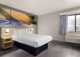 La Quinta Inn by Wyndham Milwaukee Airport / Oak Creek 5