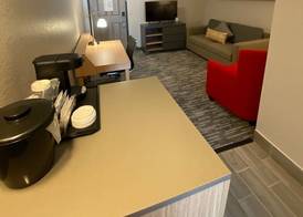 Country Inn & Suites by Radisson, Champaign North, IL 4