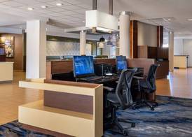 Fairfield Inn & Suites by Marriott Smithfield 2