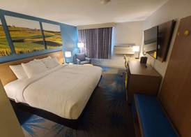 Days Inn by Wyndham Johnson Creek 4