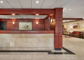 Best Western Plus Milwaukee Airport Hotel & Conference Center 3