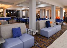 Country Inn & Suites by Radisson, Brown Deer - Milwaukee North 4