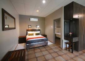 Kalahari Arms Hotel 4