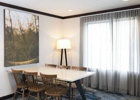 Fairfield Inn & Suites by Marriott Milwaukee Airport 2