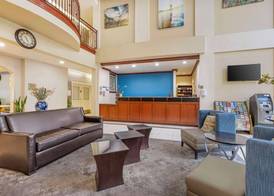 Best Western Plus Lake Elsinore Inn & Suites 4