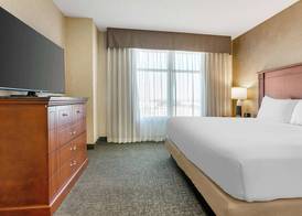Drury Plaza Hotel Phoenix Tempe 5