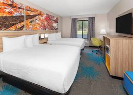 Days Inn by Wyndham Eagle River 5