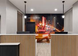 La Quinta Inn & Suites by Wyndam Knoxville West 2
