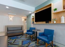 Holiday Inn Express & Suites WESTON by IHG 5