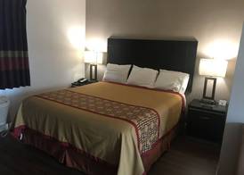 Manhattan Inn & Suites 2