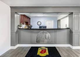 Super 8 by Wyndham Kingsport /I-81 5
