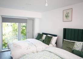 Stylish 2 bed home near Trafford 4
