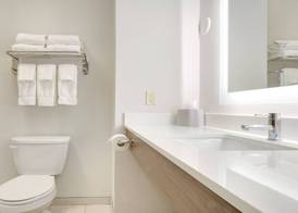 Holiday Inn Express & Suites PORTLAND by IHG 5