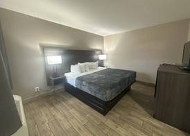 Econo Lodge St. Petersburg Central 2